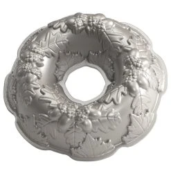 Nordic Ware Platinum Bakeware Autumn Wreath Bundt Cake Pan